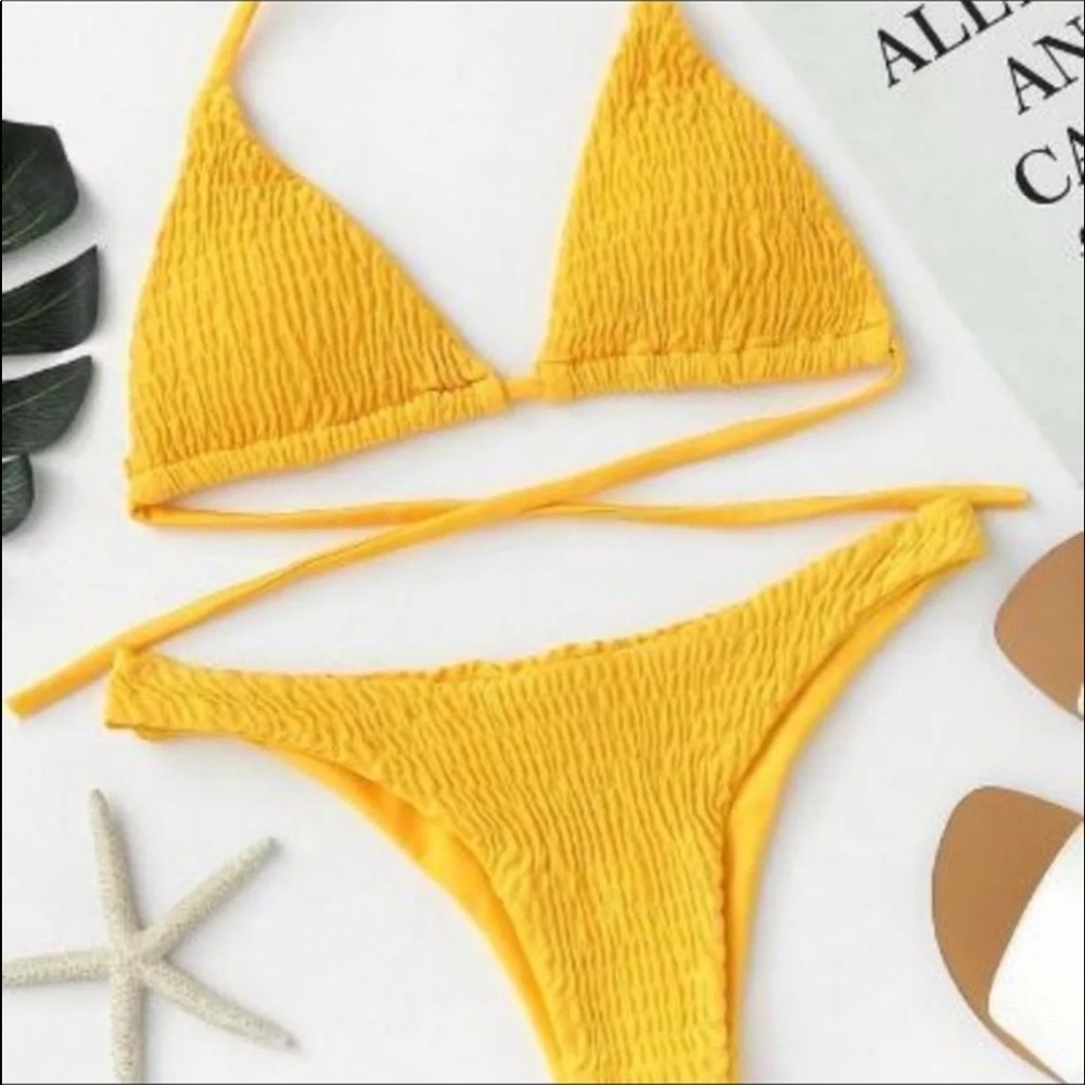 SHEIN triangle smocked bikini set - Picture 5 of 5